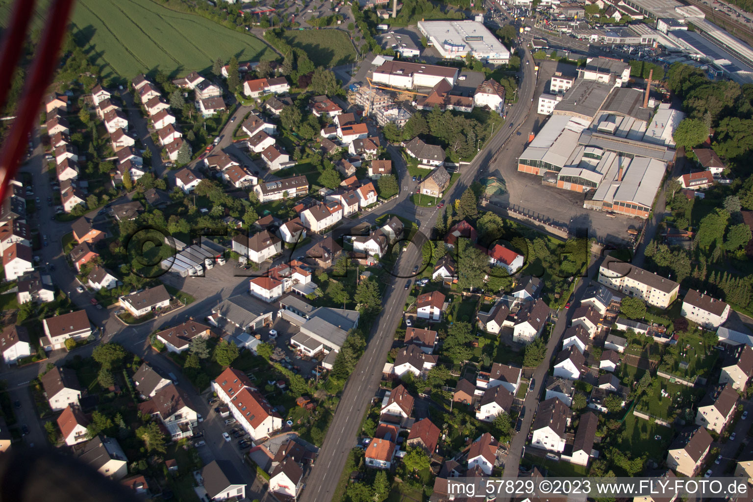 Vue aérienne de Steinzeugstr à le quartier Diedelsheim in Bretten dans le département Bade-Wurtemberg, Allemagne