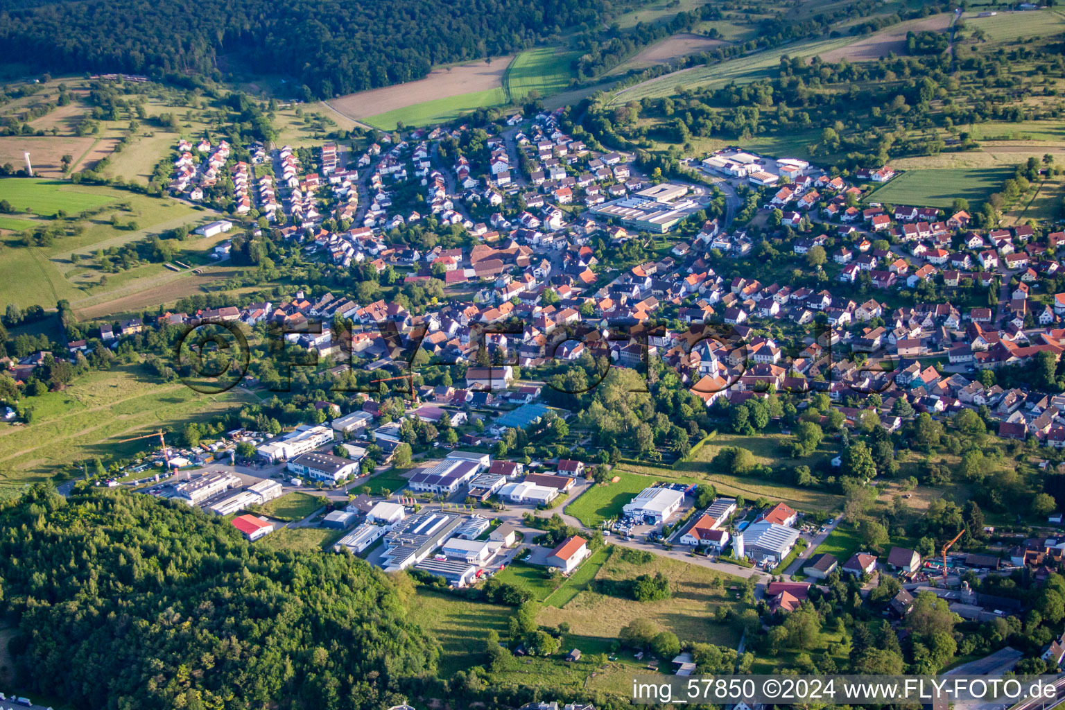 Quartier Wössingen in Walzbachtal dans le département Bade-Wurtemberg, Allemagne vue d'en haut