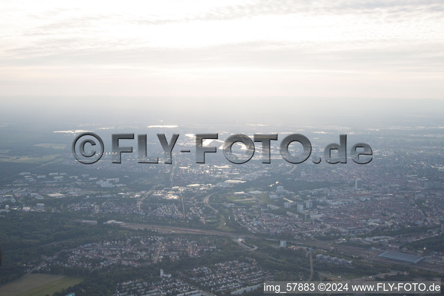 Vue aérienne de De l'est à le quartier Grünwinkel in Karlsruhe dans le département Bade-Wurtemberg, Allemagne