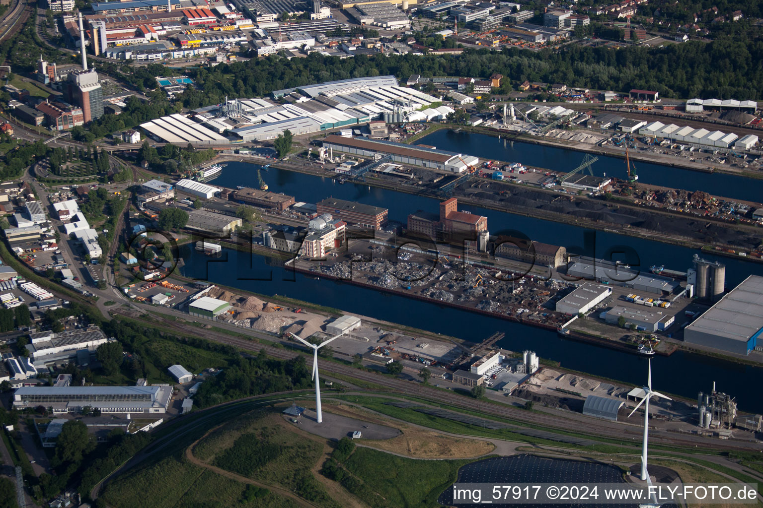 Quartier Rheinhafen in Karlsruhe dans le département Bade-Wurtemberg, Allemagne d'en haut