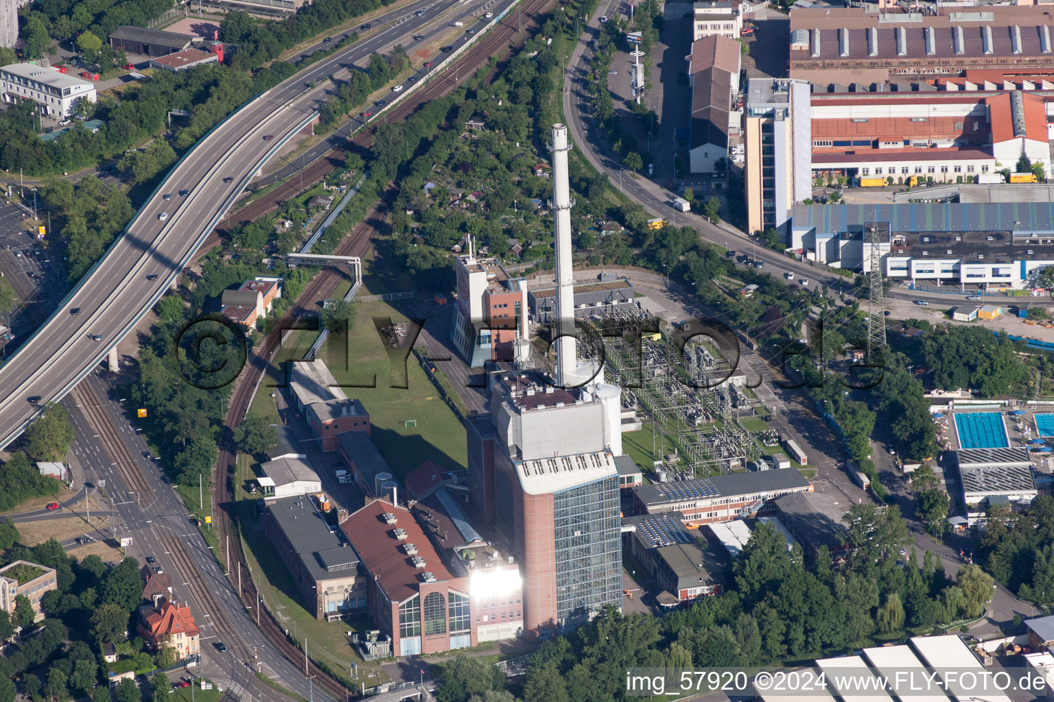 Quartier Rheinhafen in Karlsruhe dans le département Bade-Wurtemberg, Allemagne depuis l'avion