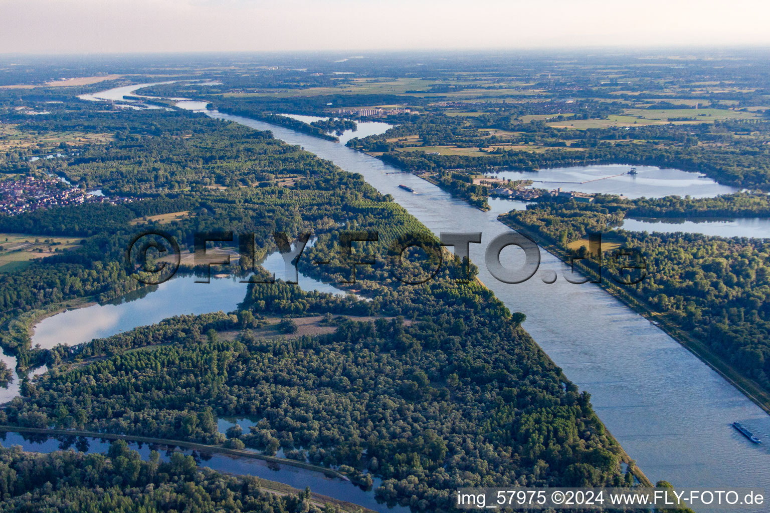 Vue aérienne de Illingen à le quartier Plittersdorf in Rastatt dans le département Bade-Wurtemberg, Allemagne