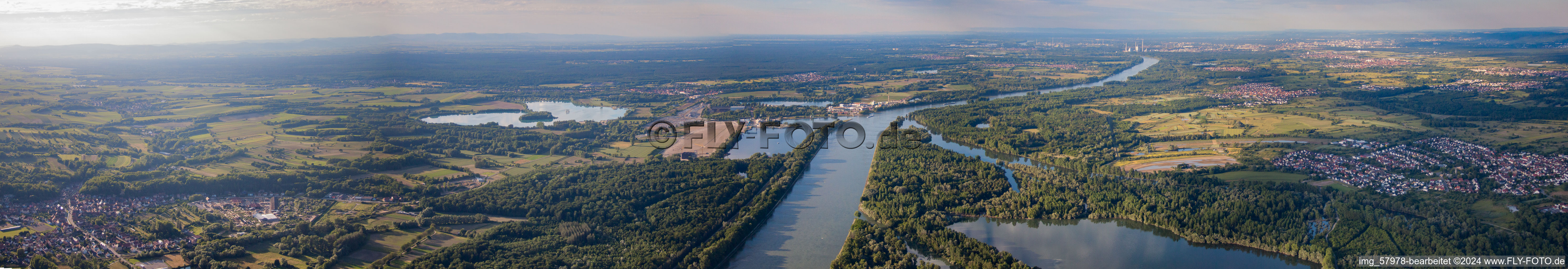 Vue aérienne de Panorama du Rhin au N à Mothern dans le département Bas Rhin, France