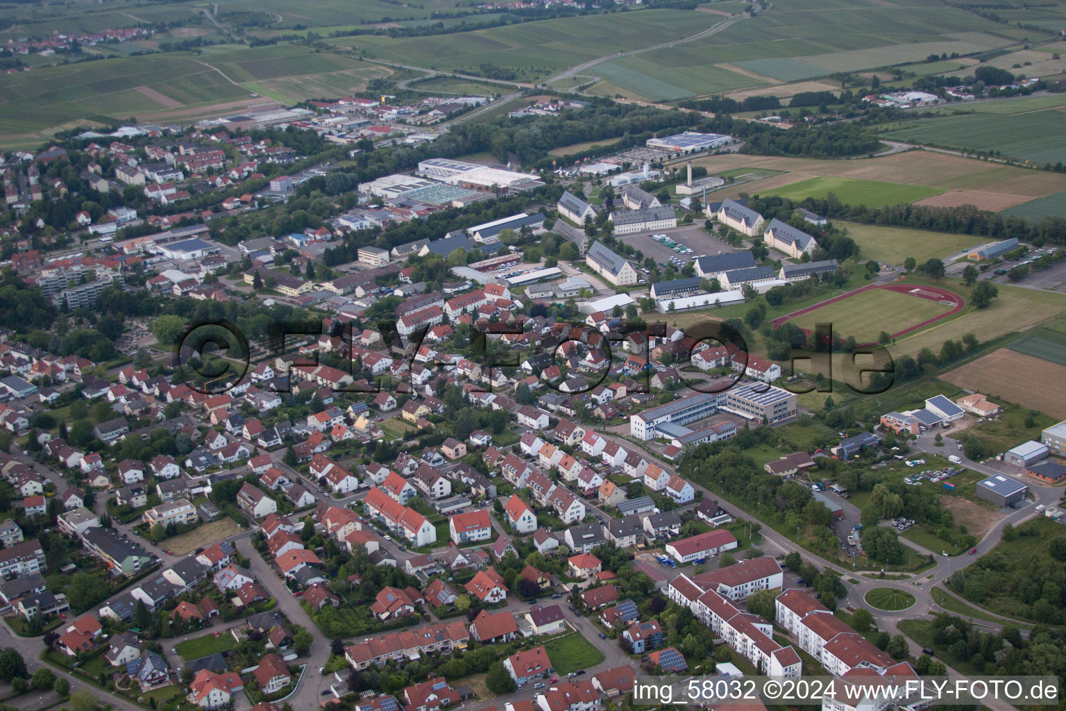 Vue aérienne de Bad Bergzabern dans le département Rhénanie-Palatinat, Allemagne