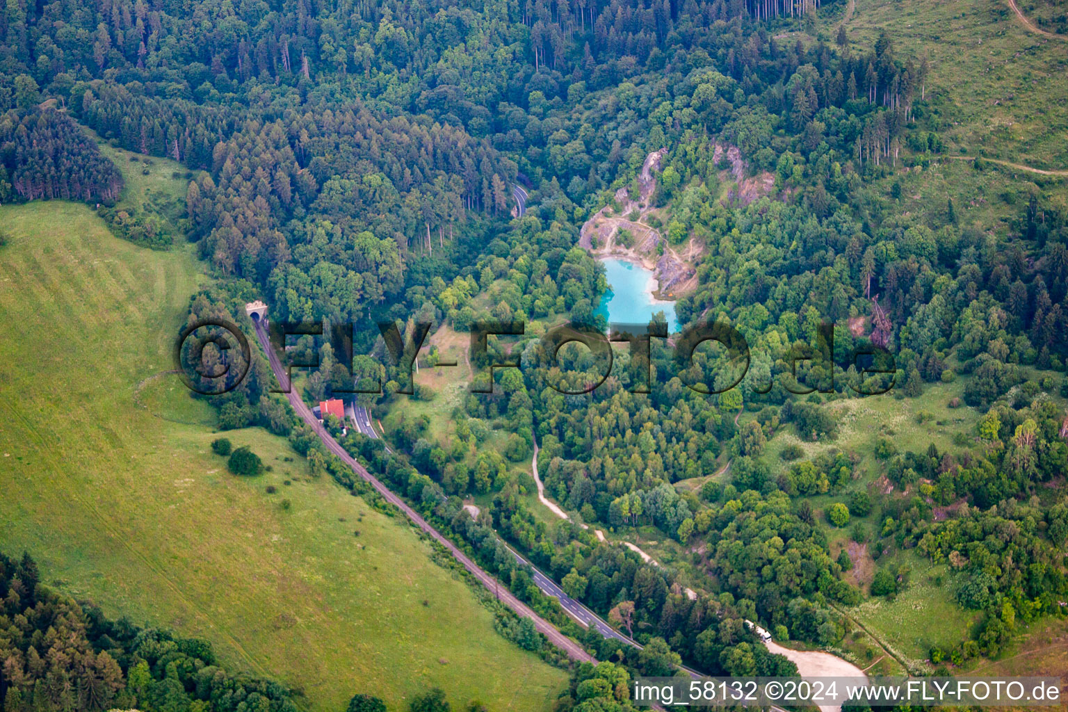 Vue aérienne de Lac bleu à le quartier Rübeland in Oberharz am Brocken dans le département Saxe-Anhalt, Allemagne