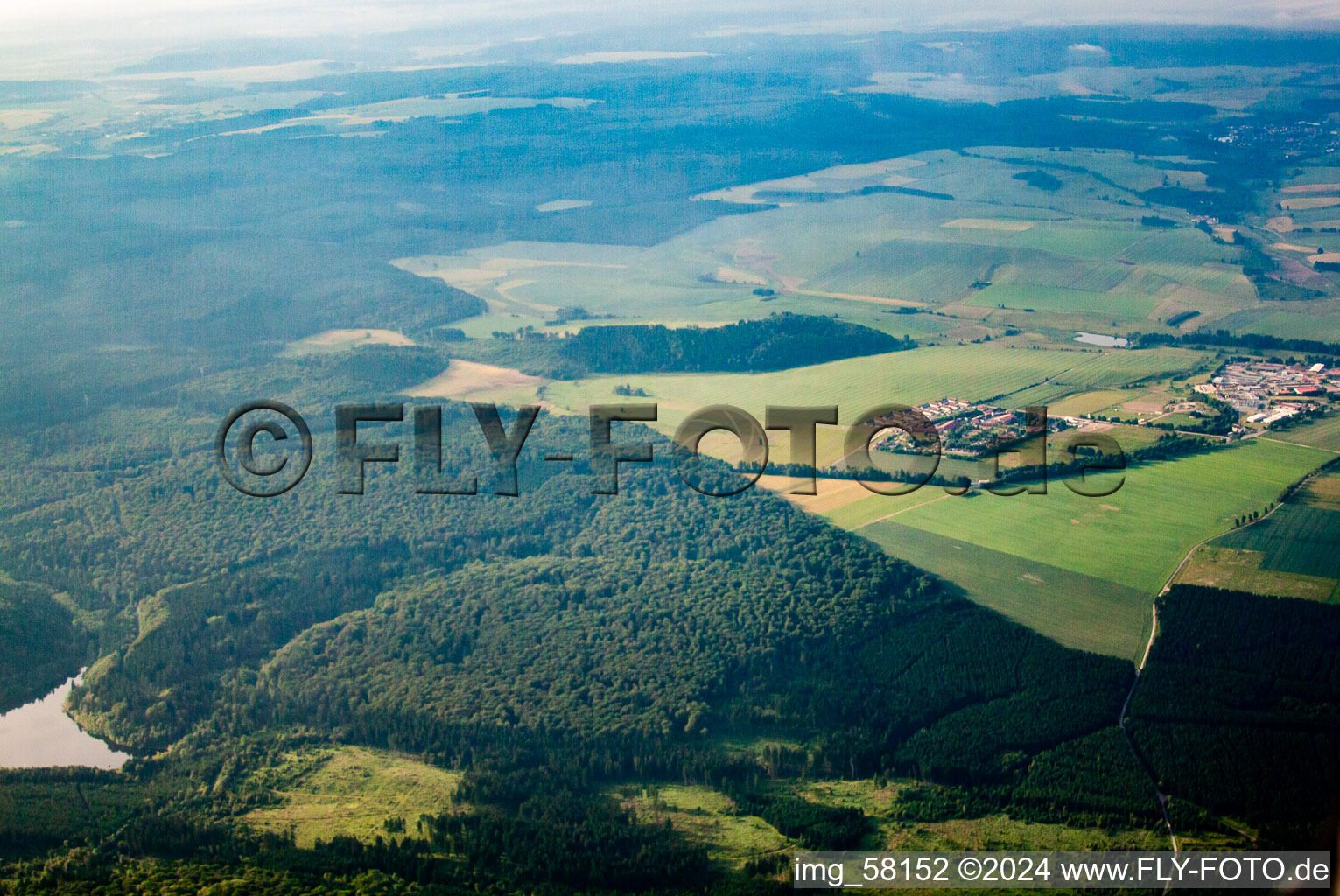 Vue aérienne de UL place le Pullman Citiy Harz au Westernstadt à Hasselfelde à le quartier Hasselfelde in Oberharz am Brocken dans le département Saxe-Anhalt, Allemagne