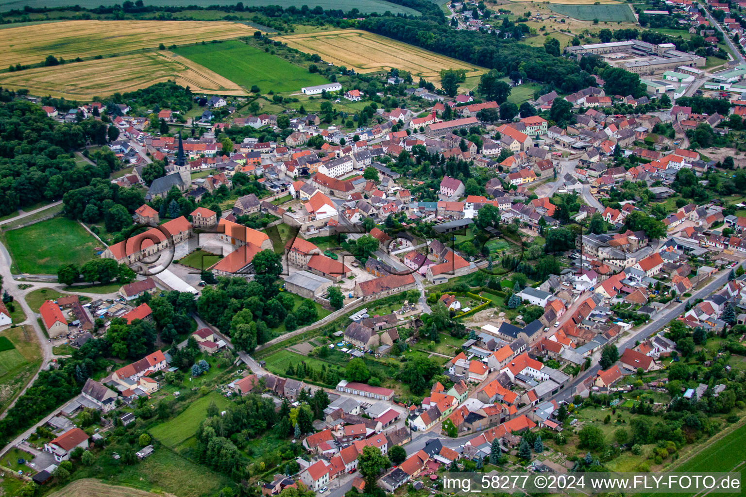 Vue aérienne de Quartier Cochstedt in Hecklingen dans le département Saxe-Anhalt, Allemagne