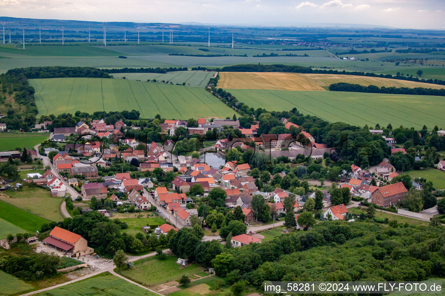 Vue aérienne de Quartier Heteborn in Selke-Aue dans le département Saxe-Anhalt, Allemagne