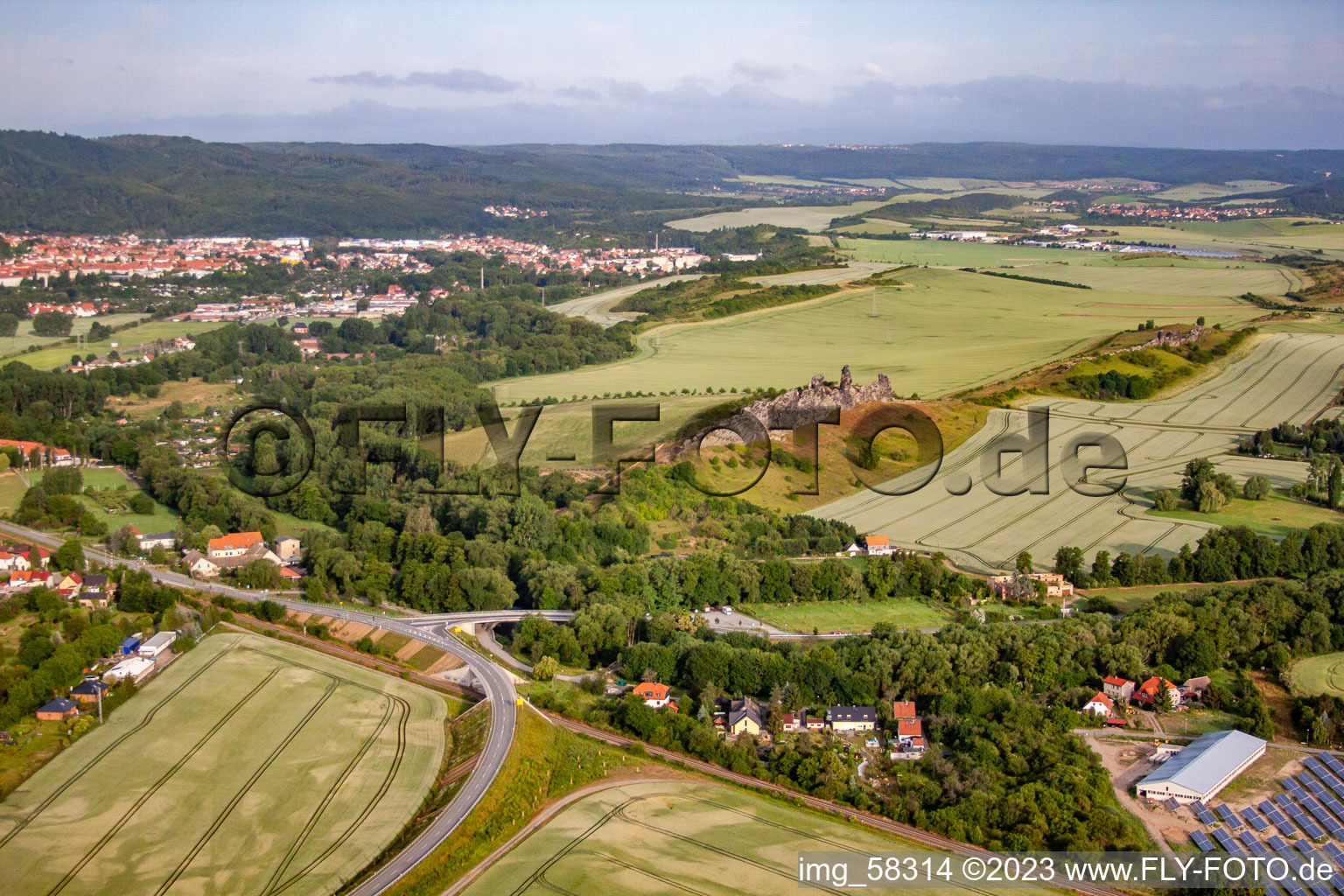 Vue aérienne de Contrepierres de gangrewall à Weddersleben à le quartier Weddersleben in Thale dans le département Saxe-Anhalt, Allemagne