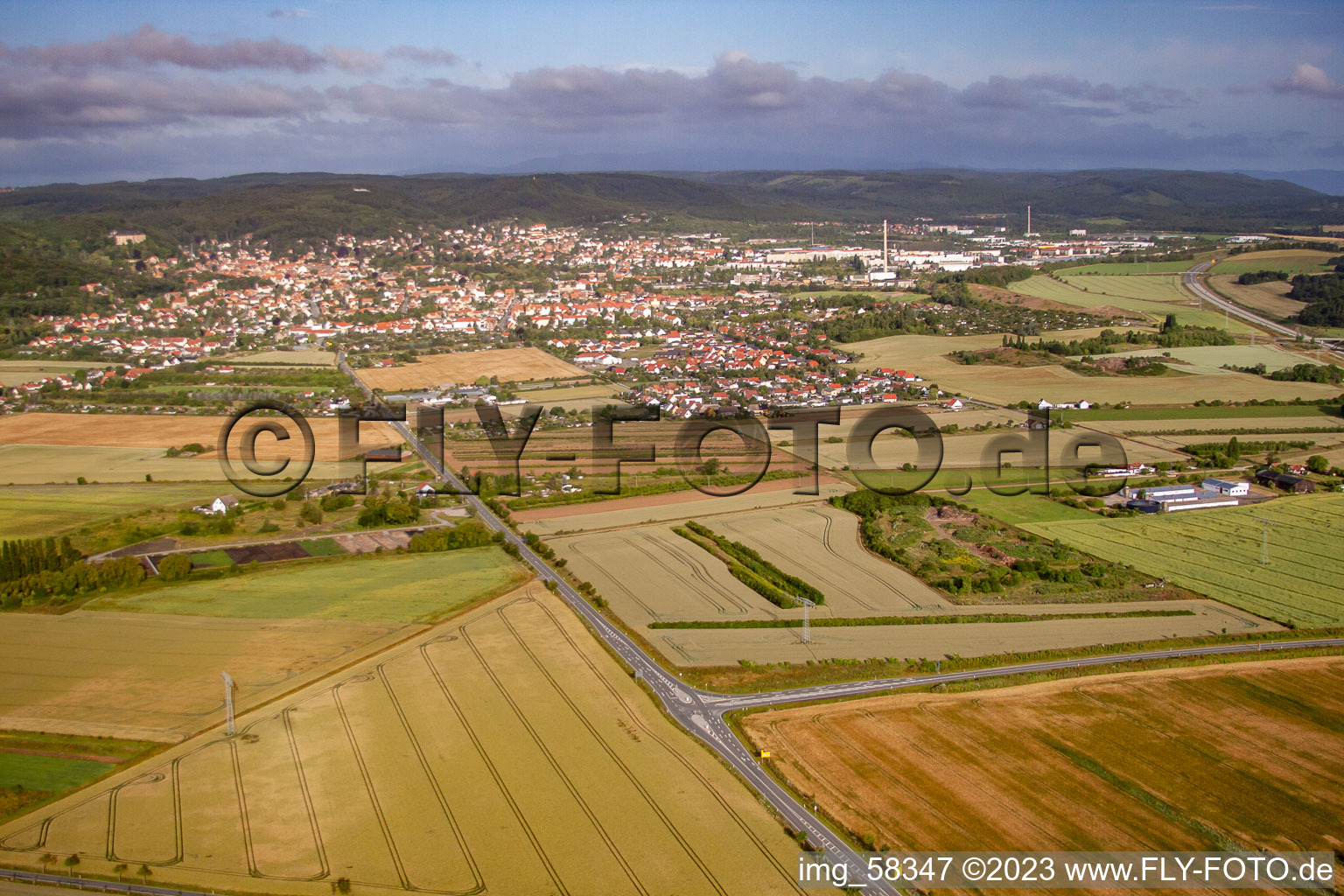 Vue aérienne de Du nord-est à Blankenburg dans le département Saxe-Anhalt, Allemagne