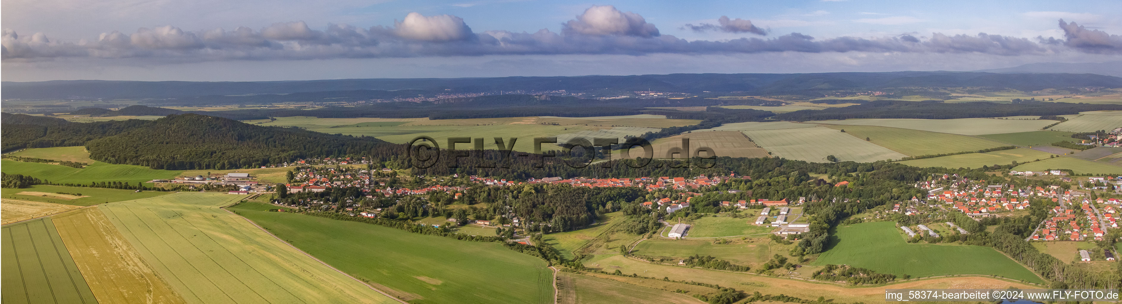 Vue aérienne de Perspective panoramique Langenstein à le quartier Langenstein in Halberstadt dans le département Saxe-Anhalt, Allemagne