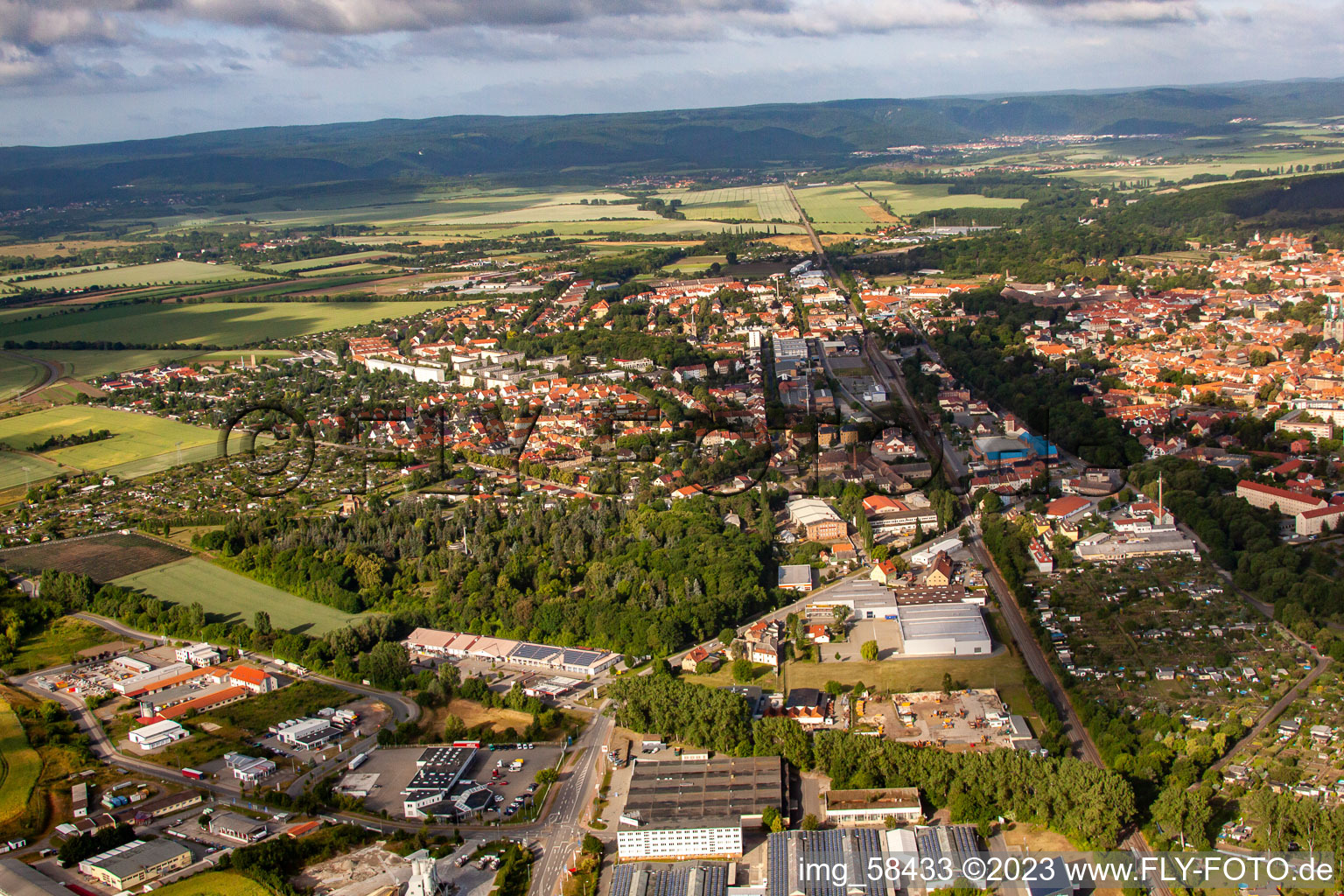 Vue aérienne de Cimetière central à Quedlinburg dans le département Saxe-Anhalt, Allemagne