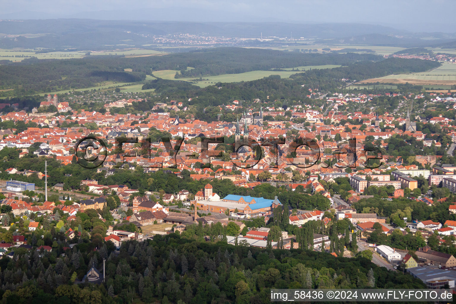 Photographie aérienne de Vue sur la ville depuis le centre-ville à Quedlinburg dans le département Saxe-Anhalt, Allemagne