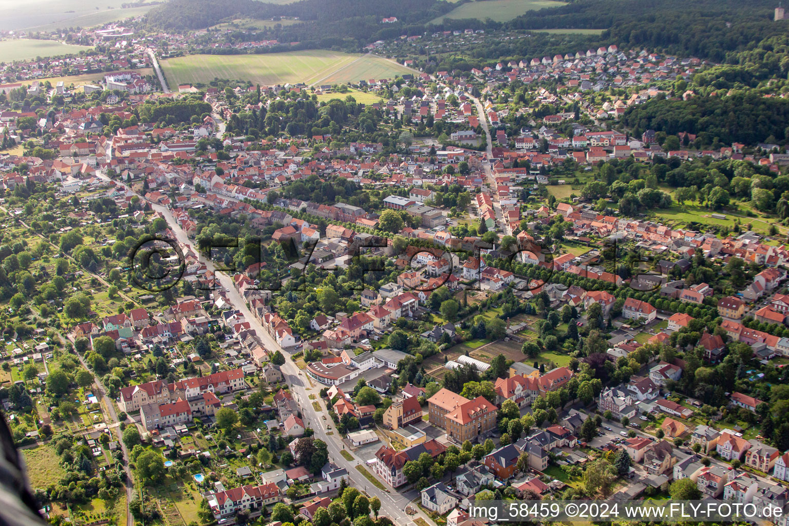 Vue aérienne de B185 à Ballenstedt dans le département Saxe-Anhalt, Allemagne