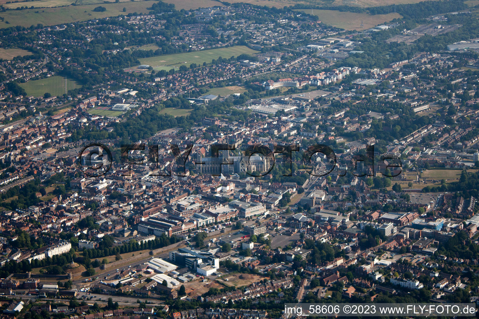 Vue aérienne de Cantorbéry à Thanington dans le département Angleterre, Grande Bretagne