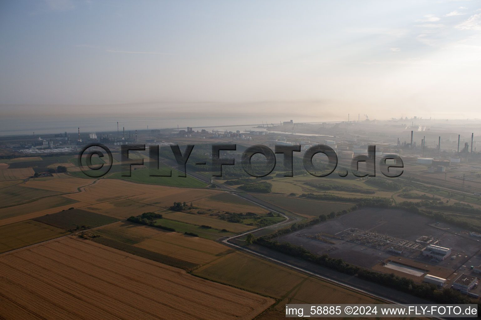 Vue aérienne de Loon-Plage dans le département Nord, France