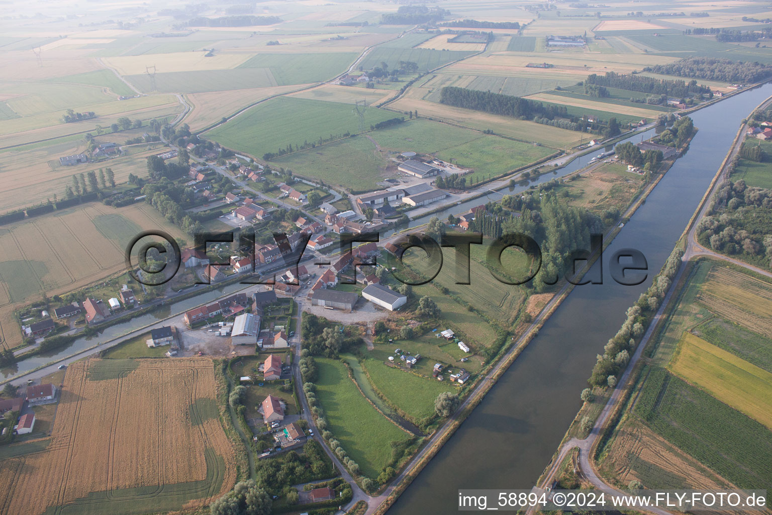 Photographie aérienne de Looberghe dans le département Nord, France