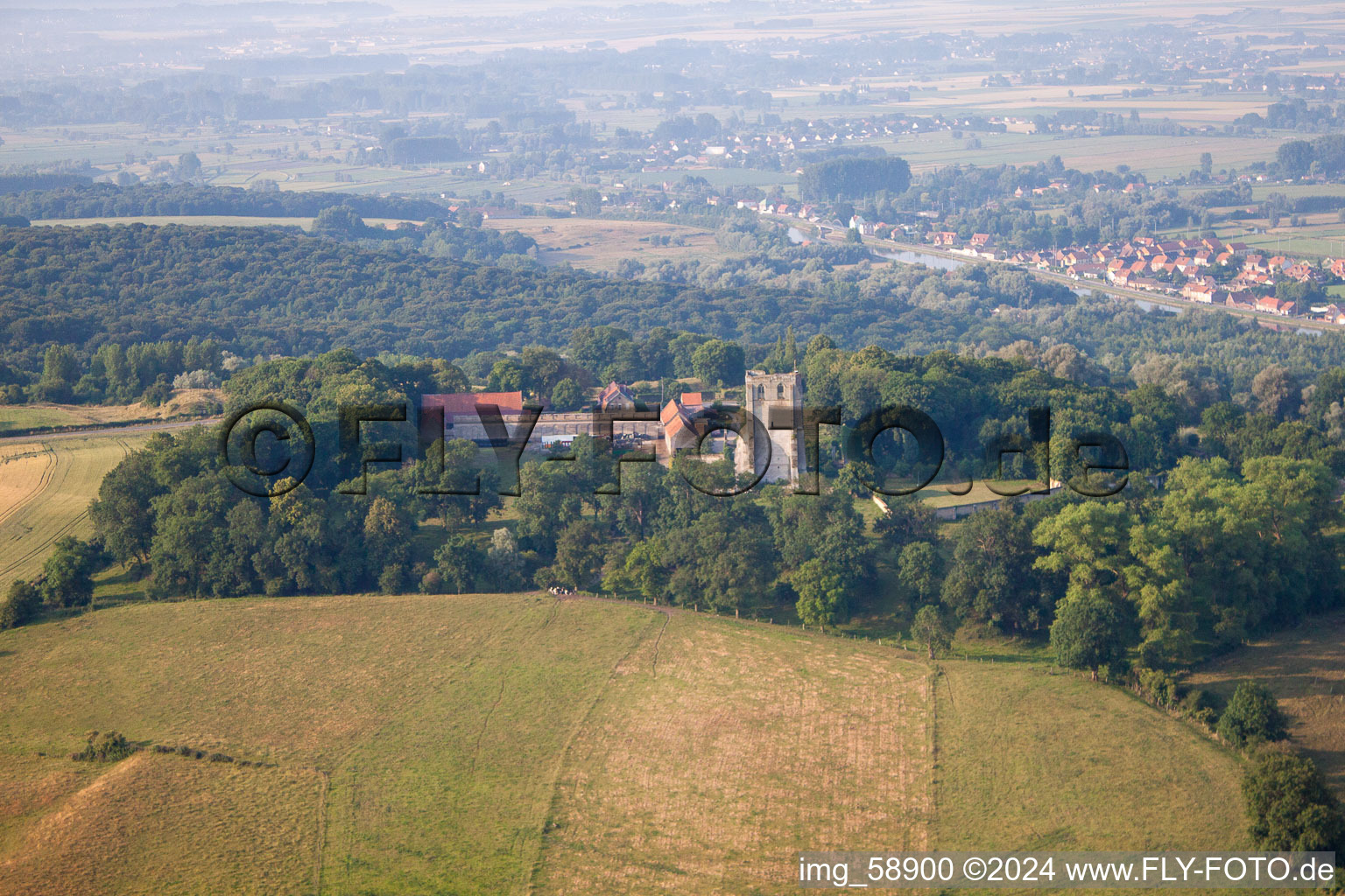 Vue oblique de Watten dans le département Nord, France