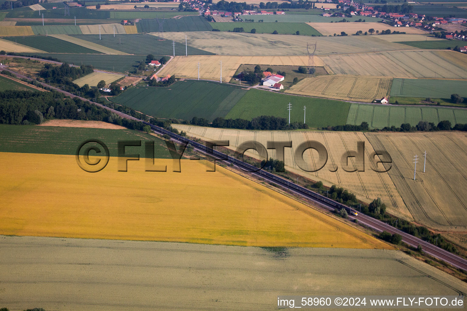 Vue oblique de Eurostar à Wulverdinghe à Millam dans le département Nord, France