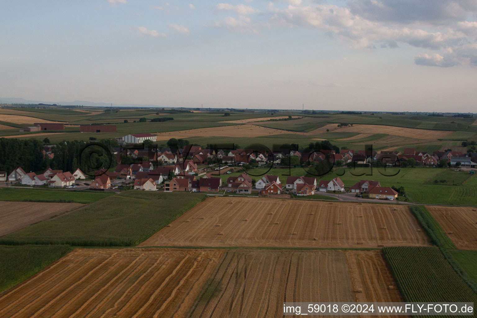 Vue d'oiseau de Schleithal dans le département Bas Rhin, France