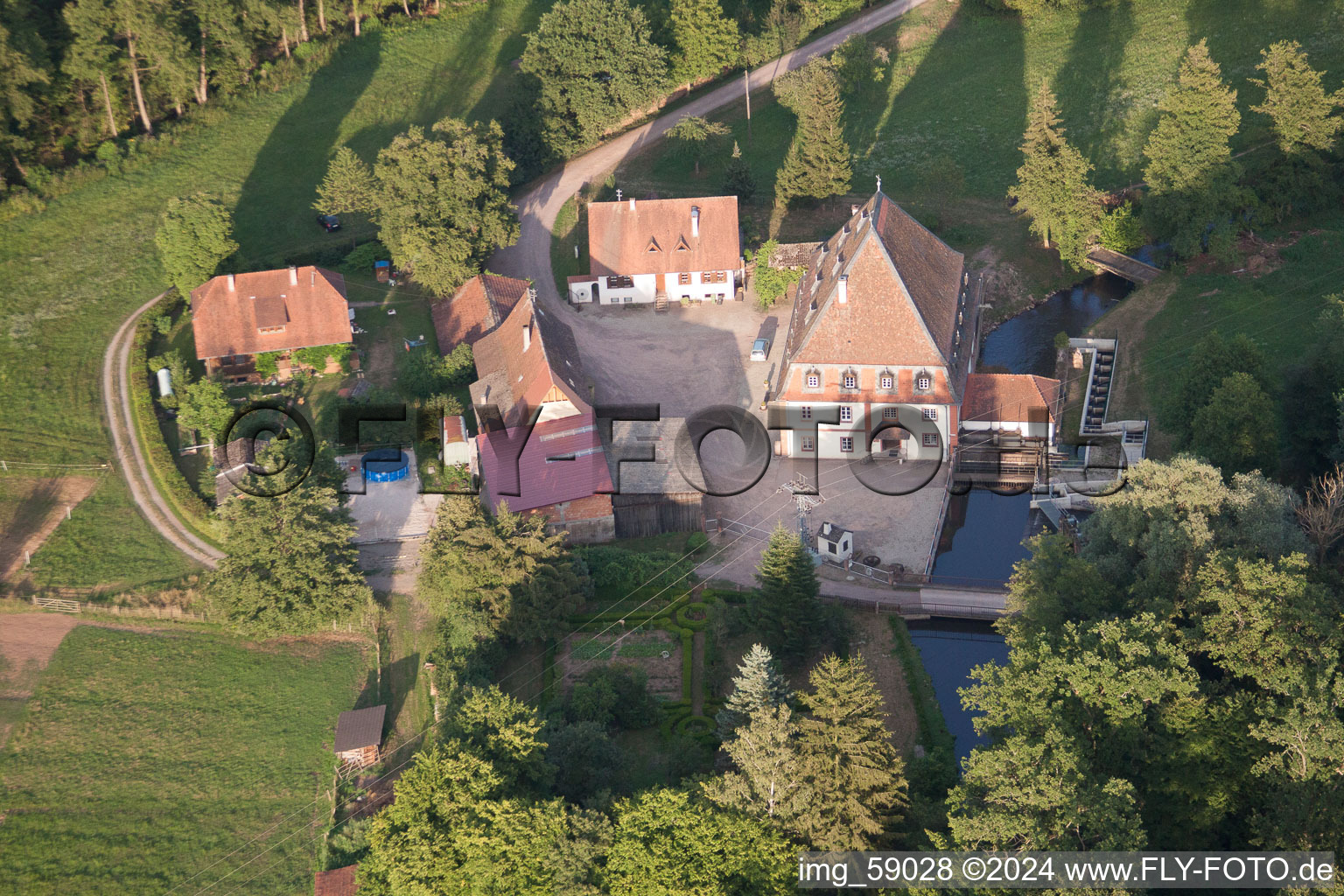 Bienwaldmühle dans le département Rhénanie-Palatinat, Allemagne depuis l'avion