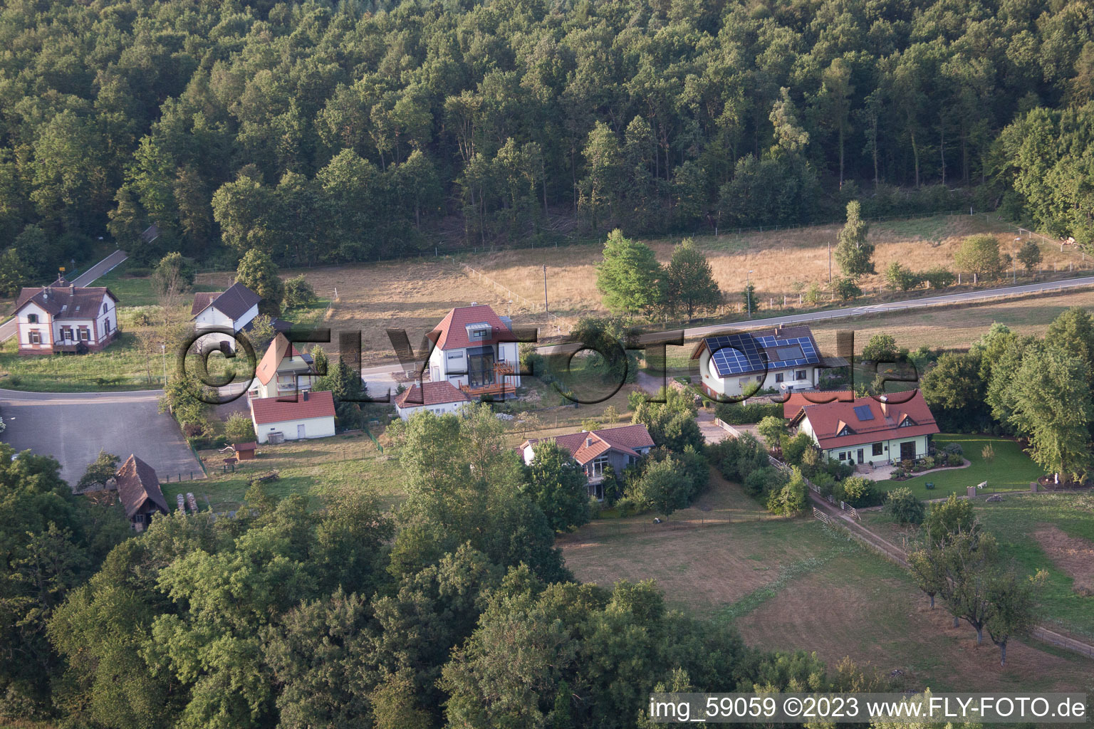 Bienwaldmühle dans le département Rhénanie-Palatinat, Allemagne d'un drone
