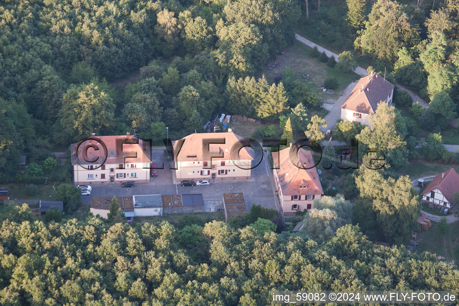 Vue oblique de Scheibenhardt dans le département Rhénanie-Palatinat, Allemagne