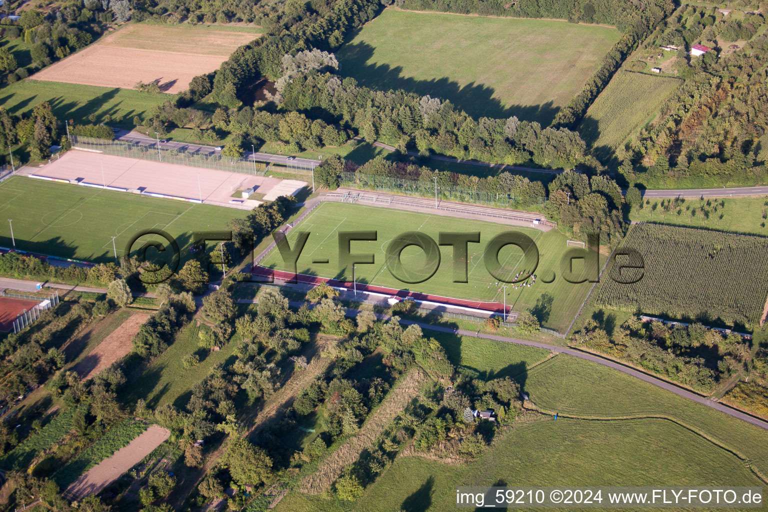 Vue aérienne de Terrains de sport SV Sinzheim eV à Sinzheim dans le département Bade-Wurtemberg, Allemagne