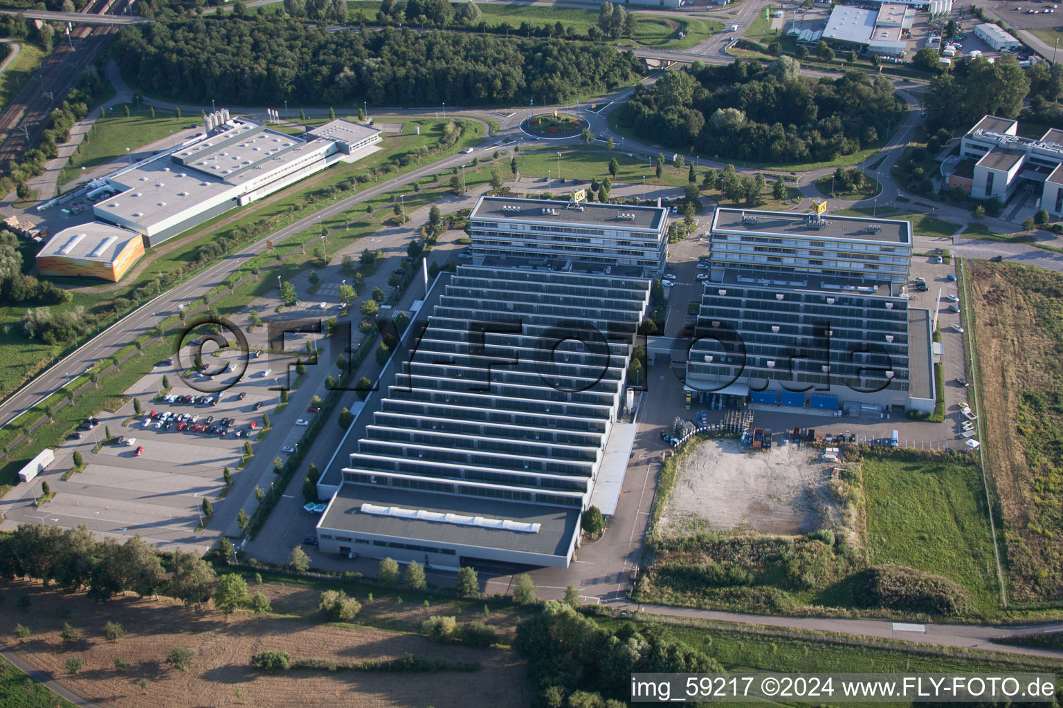 Vue aérienne de Zone industrielle à le quartier Vimbuch in Bühl dans le département Bade-Wurtemberg, Allemagne