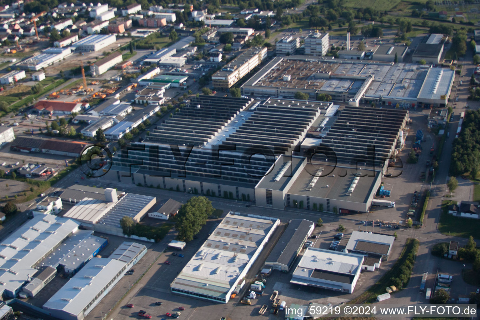 Vue oblique de Schaeffler Automobile à Bühl dans le département Bade-Wurtemberg, Allemagne