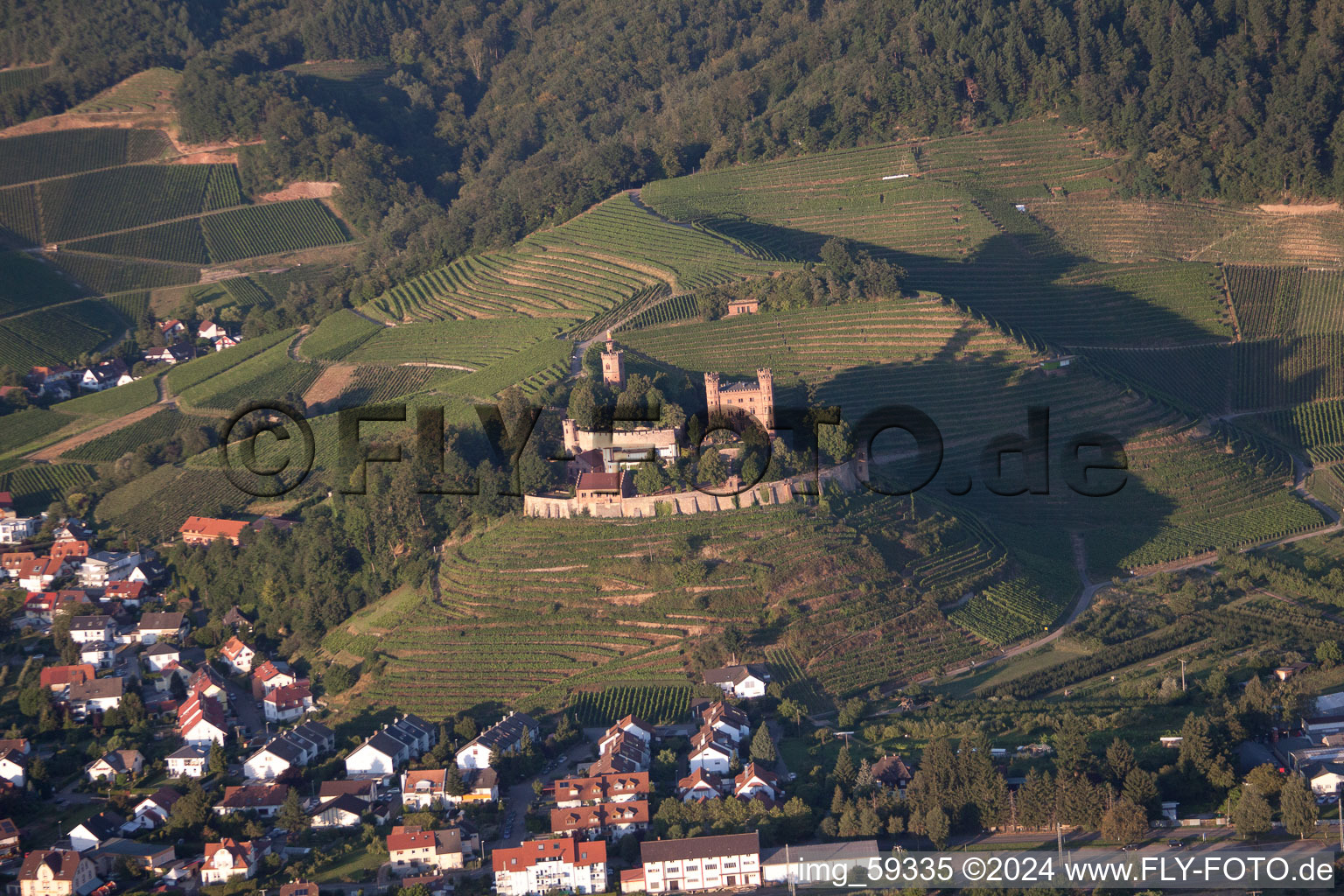 Vue aérienne de Château Ortenberg à Ortenberg dans le département Bade-Wurtemberg, Allemagne