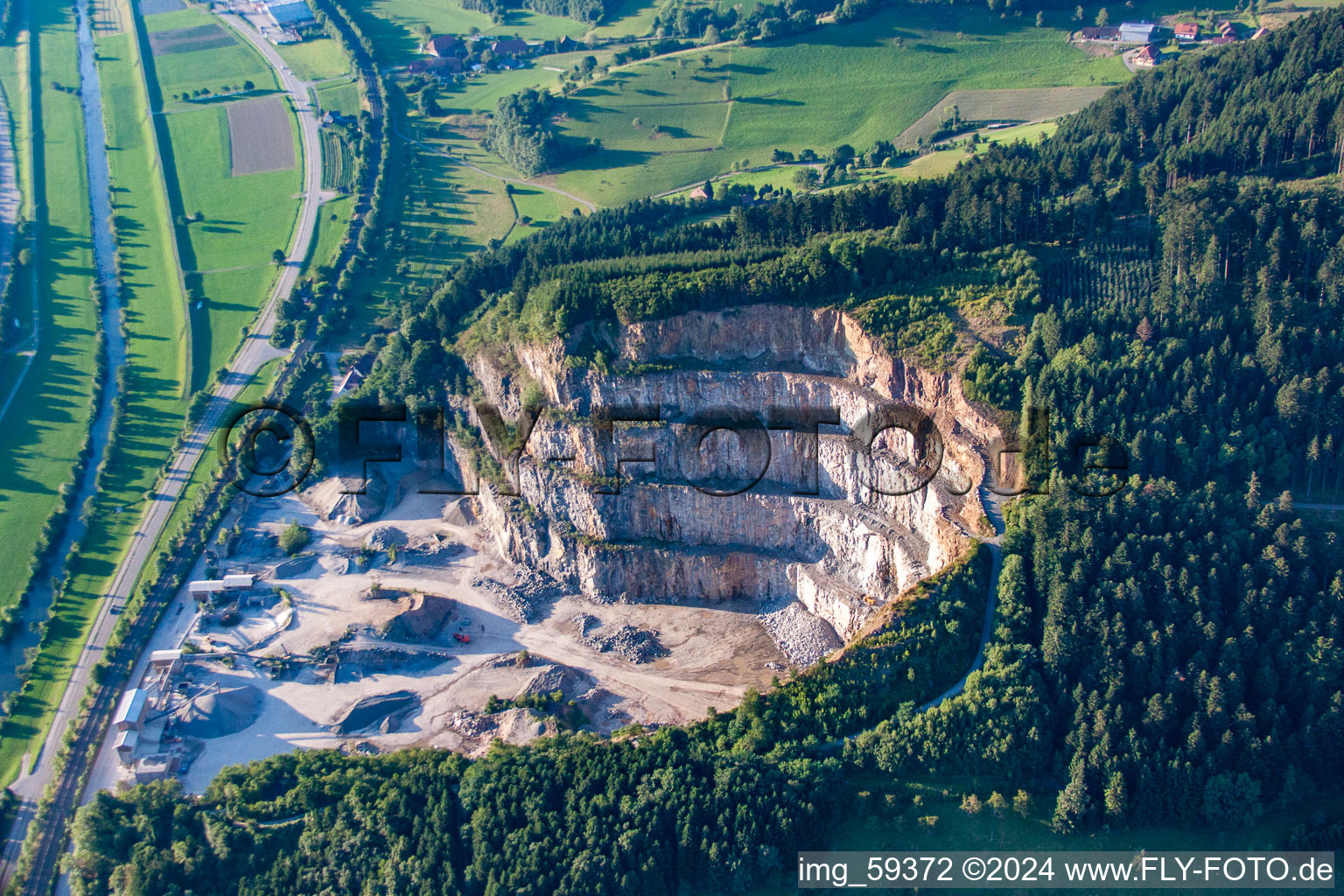 Vue aérienne de Usine de gravier Steinach à Steinach dans le département Bade-Wurtemberg, Allemagne