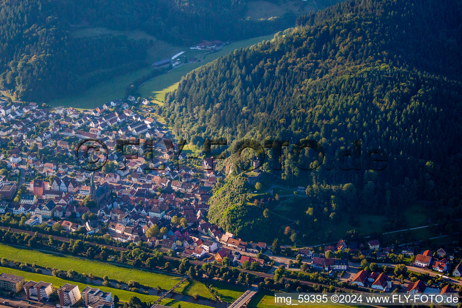 Vue aérienne de Zones riveraines de la Kinzig à Hausach dans le département Bade-Wurtemberg, Allemagne