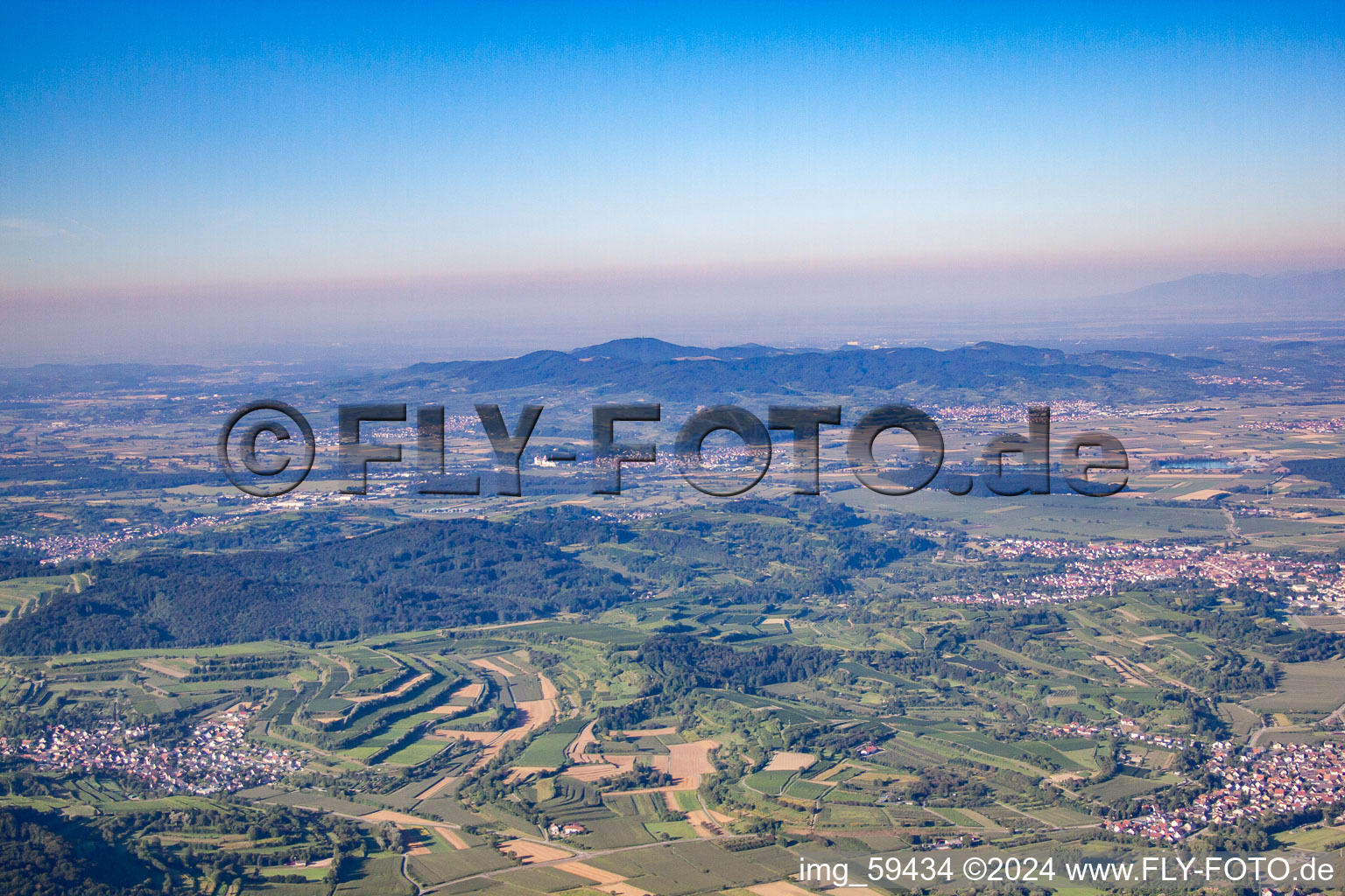 Vue aérienne de Vue du Kaiserstuhl depuis le nord-est à Wagenstadt dans le département Bade-Wurtemberg, Allemagne