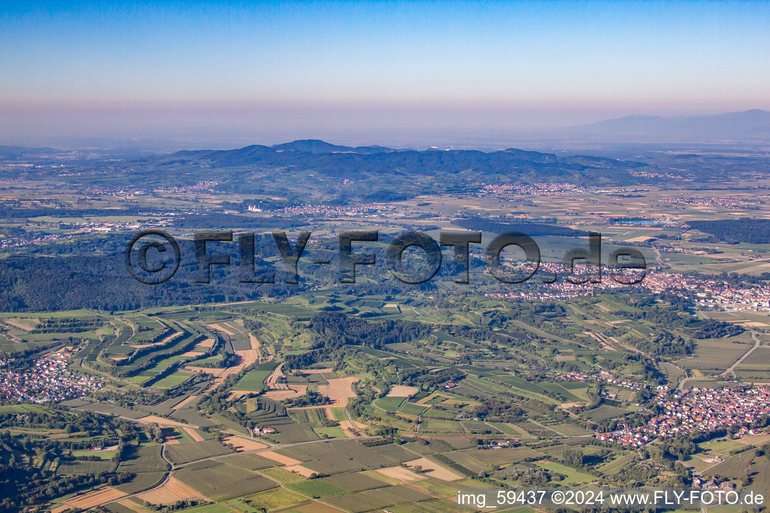 Vue aérienne de Vue du Kaiserstuhl depuis le nord-est à Wagenstadt dans le département Bade-Wurtemberg, Allemagne