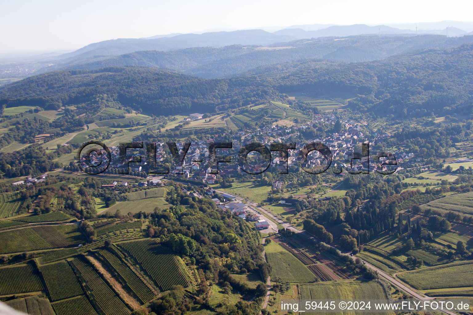 Vue aérienne de Altdorf-Wallburg dans le département Bade-Wurtemberg, Allemagne