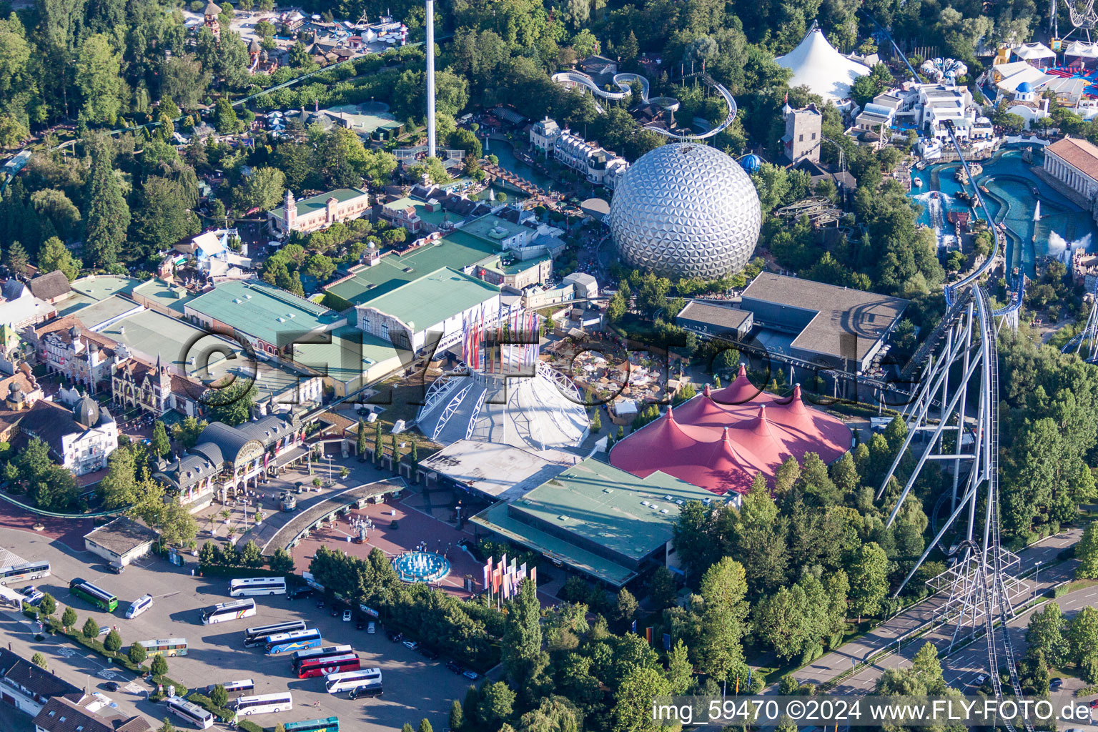 Base de loisirs - Parc d'attractions Europa-Park à Rust dans le département Bade-Wurtemberg, Allemagne d'en haut