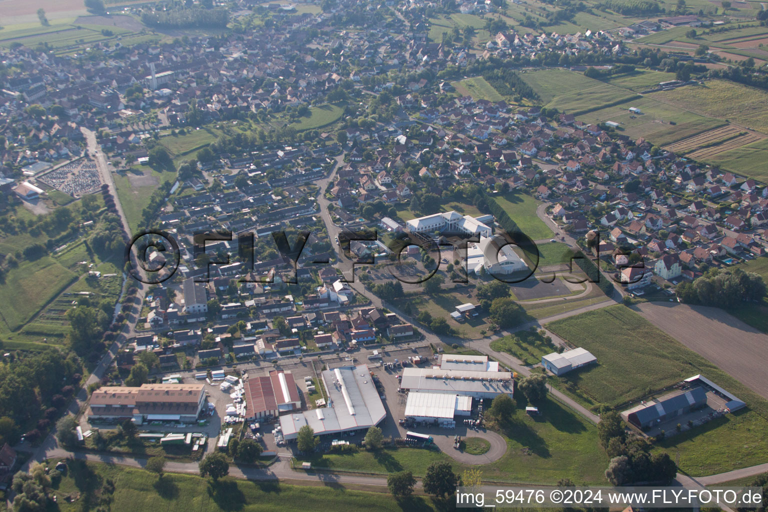 Vue aérienne de Rhinau dans le département Bas Rhin, France