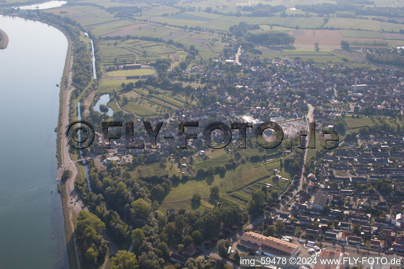 Vue oblique de Rhinau dans le département Bas Rhin, France