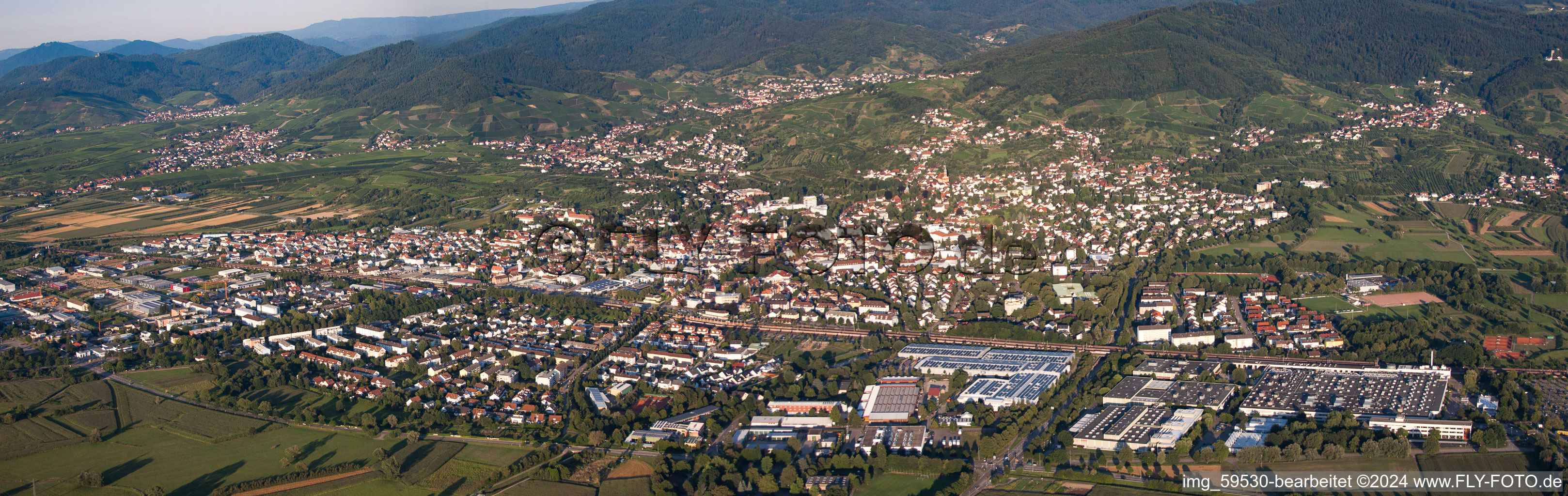 Vue aérienne de De l'ouest à Bühl dans le département Bade-Wurtemberg, Allemagne