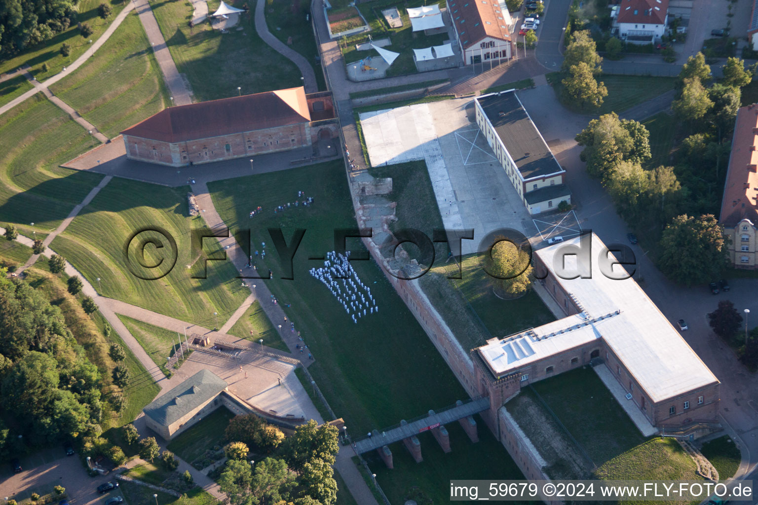 Germersheim dans le département Rhénanie-Palatinat, Allemagne depuis l'avion