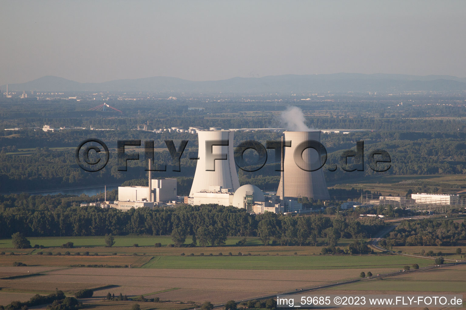 Vue d'oiseau de Centrale nucléaire à Philippsburg dans le département Bade-Wurtemberg, Allemagne