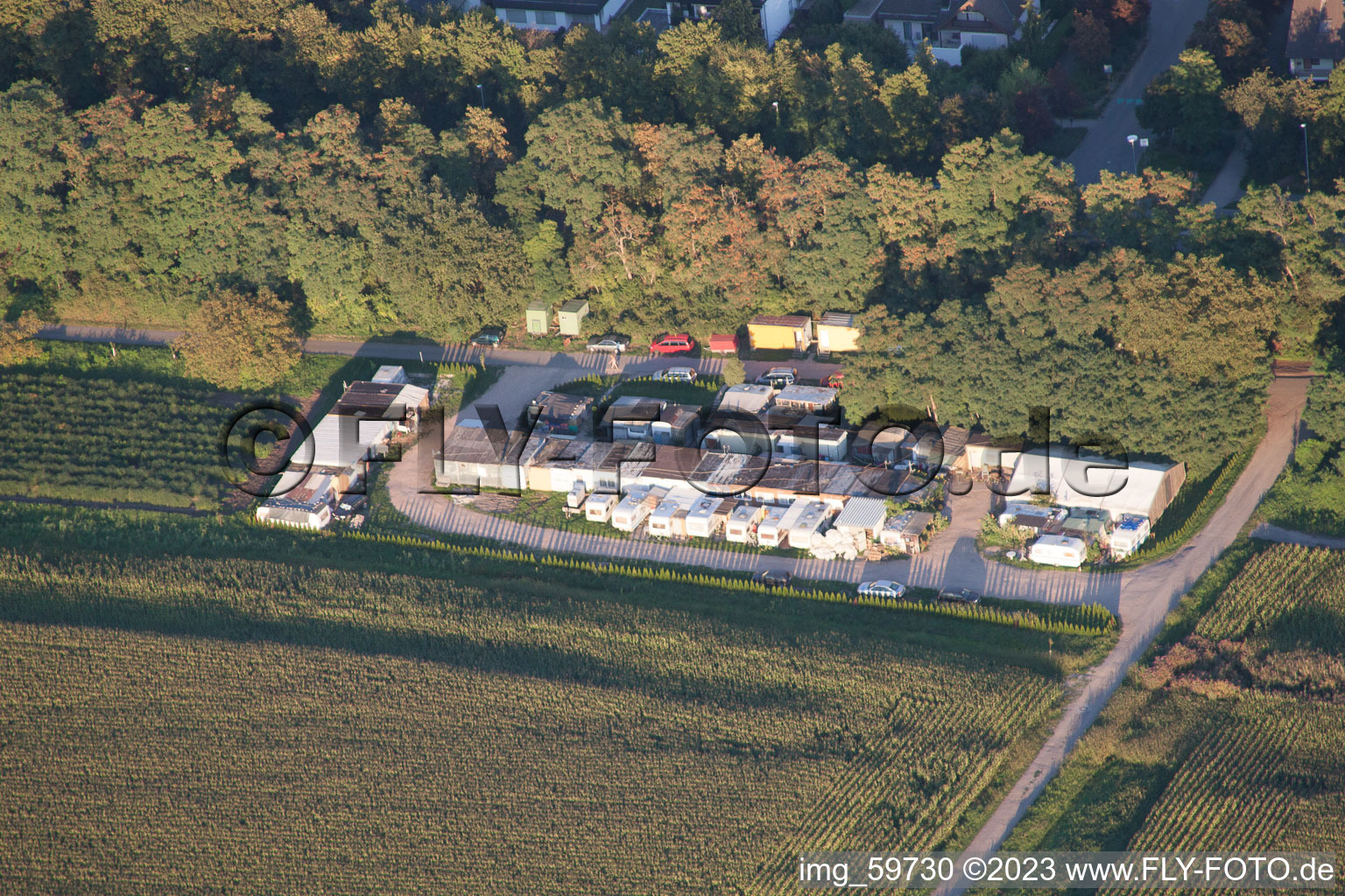 Quartier Leopoldshafen in Eggenstein-Leopoldshafen dans le département Bade-Wurtemberg, Allemagne du point de vue du drone