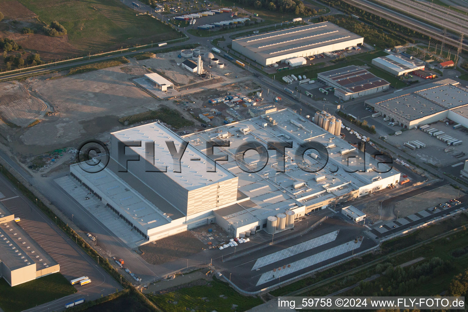 Photographie aérienne de Zone industrielle d'Oberwald à Wörth am Rhein dans le département Rhénanie-Palatinat, Allemagne