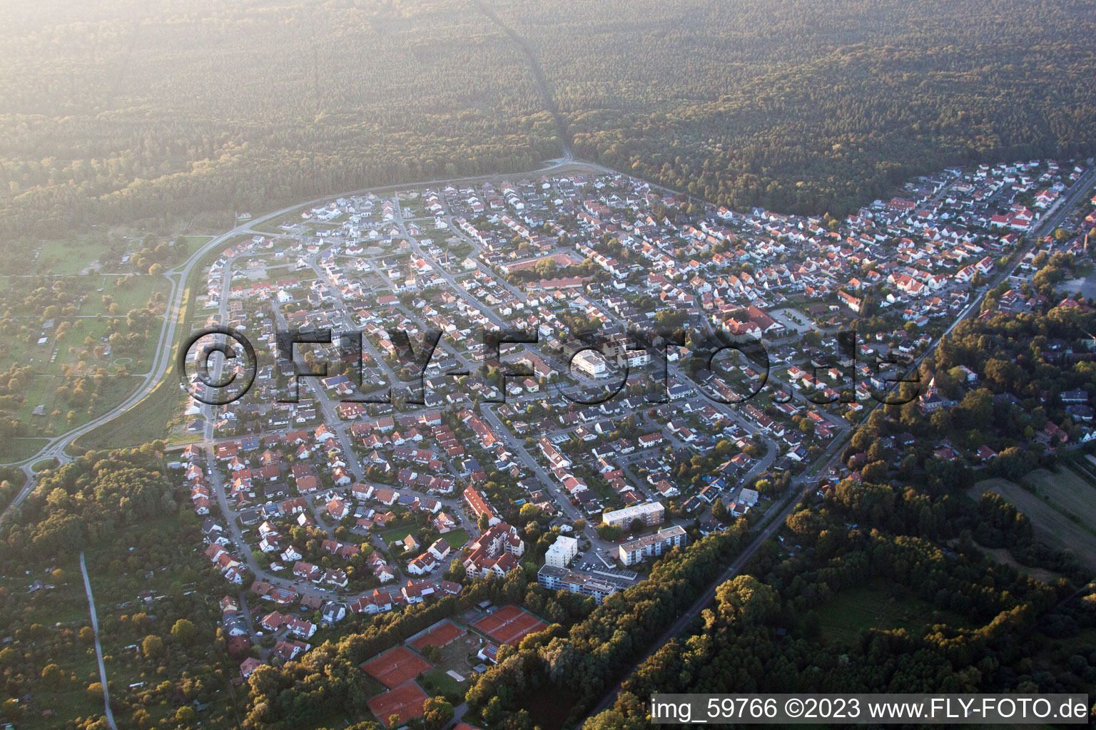 Jockgrim dans le département Rhénanie-Palatinat, Allemagne vue du ciel