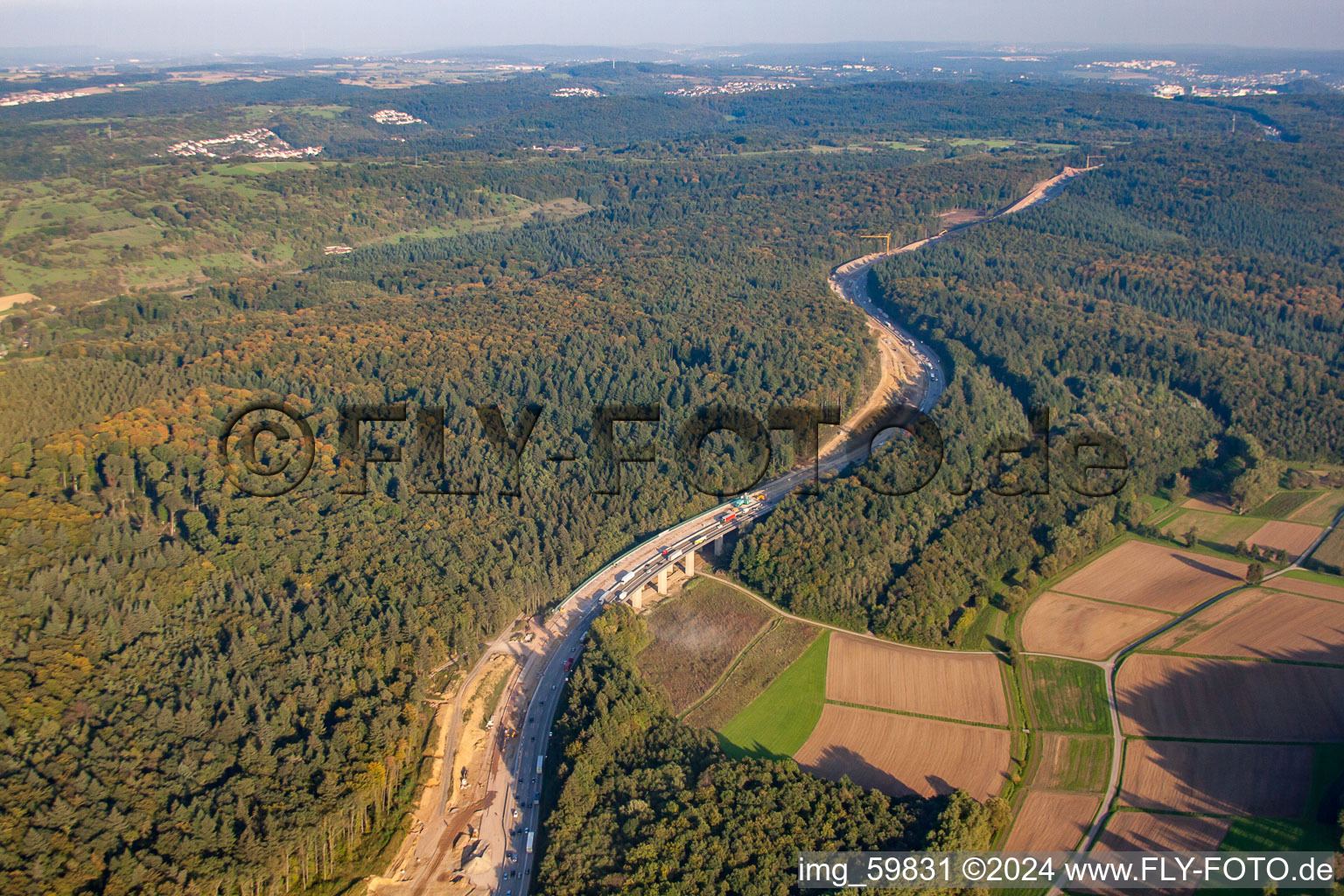 Vue oblique de Mütschelbach, chantier A8 à le quartier Nöttingen in Remchingen dans le département Bade-Wurtemberg, Allemagne