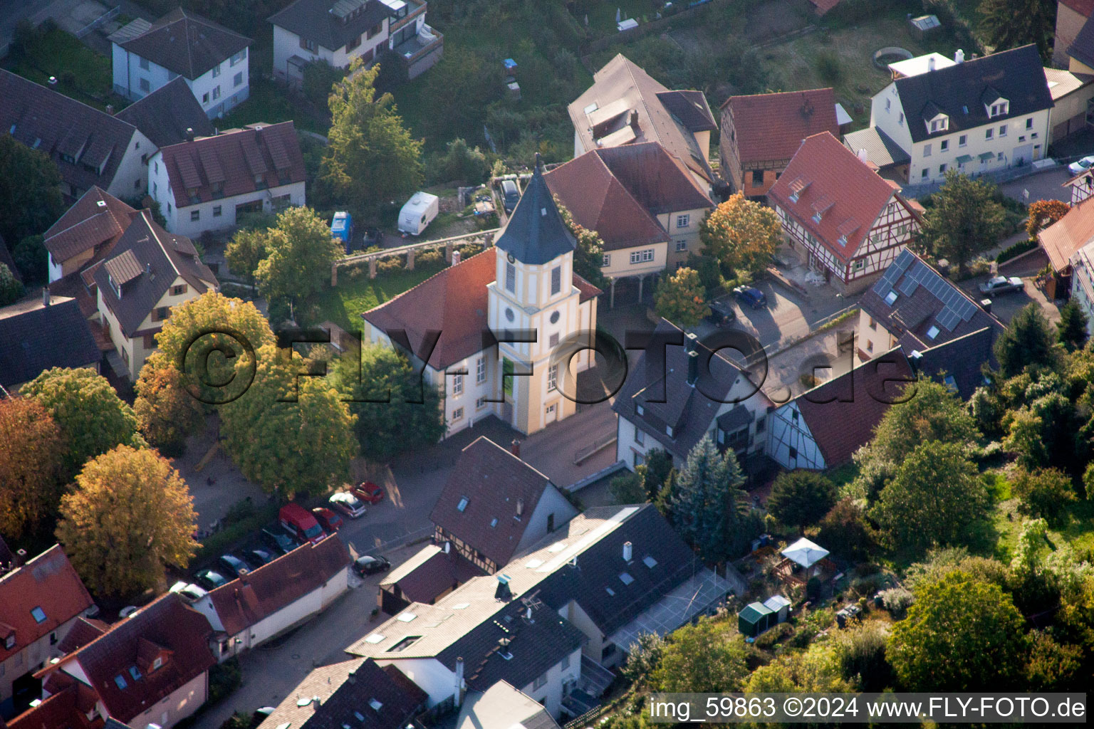 Ispringen dans le département Bade-Wurtemberg, Allemagne vu d'un drone