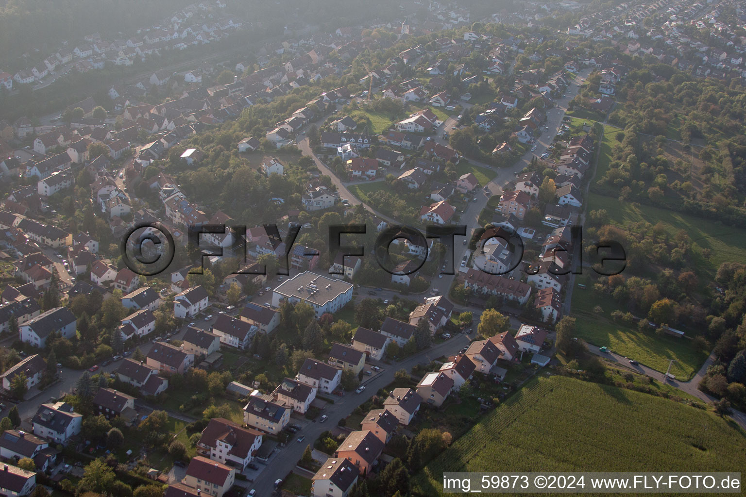 À Rothsberg à Ispringen dans le département Bade-Wurtemberg, Allemagne depuis l'avion