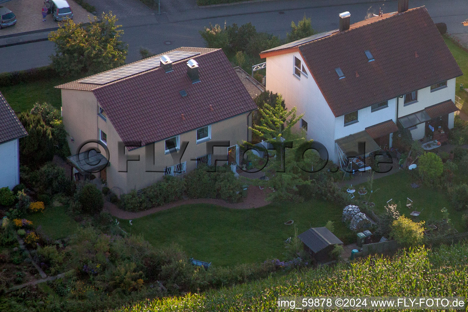 À Rothsberg à Ispringen dans le département Bade-Wurtemberg, Allemagne du point de vue du drone