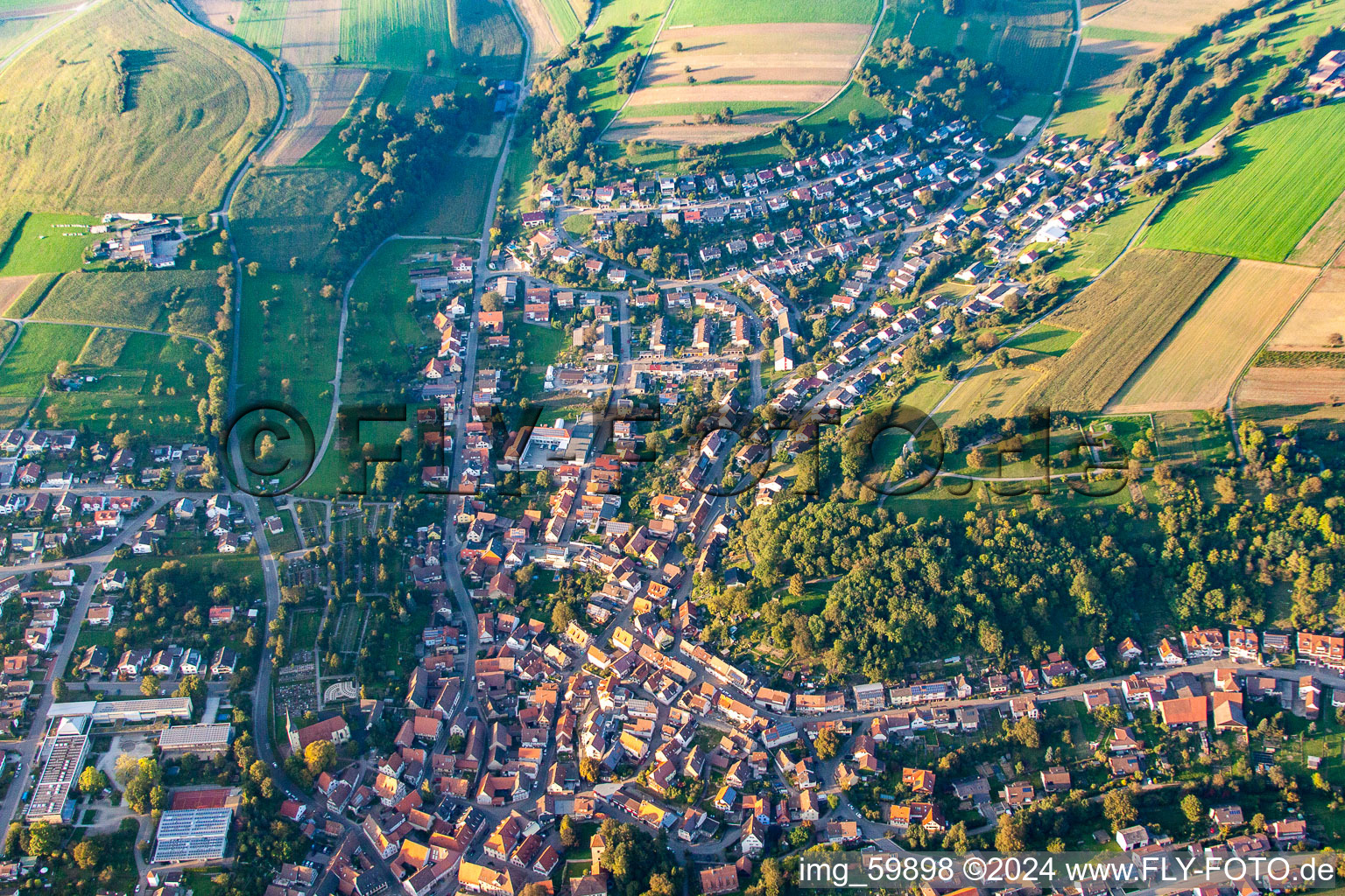 Vue aérienne de Quartier Stein in Königsbach-Stein dans le département Bade-Wurtemberg, Allemagne